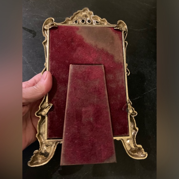 VINTAGE | Metal Easel Tabletop Frame - Picture 3 of 6